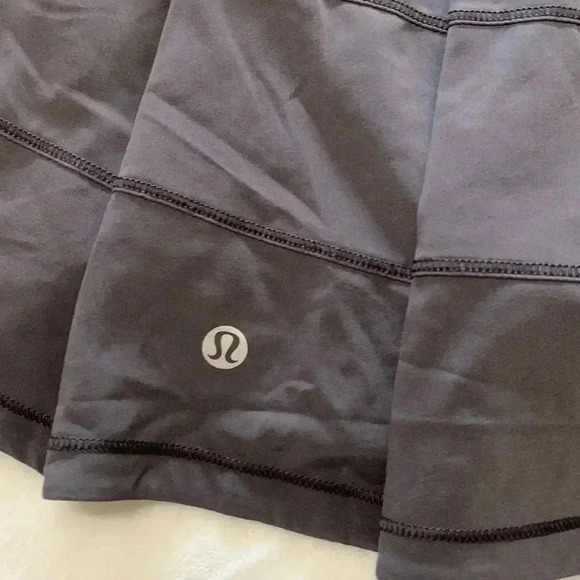 Lululemon - Picture 4 of 6
